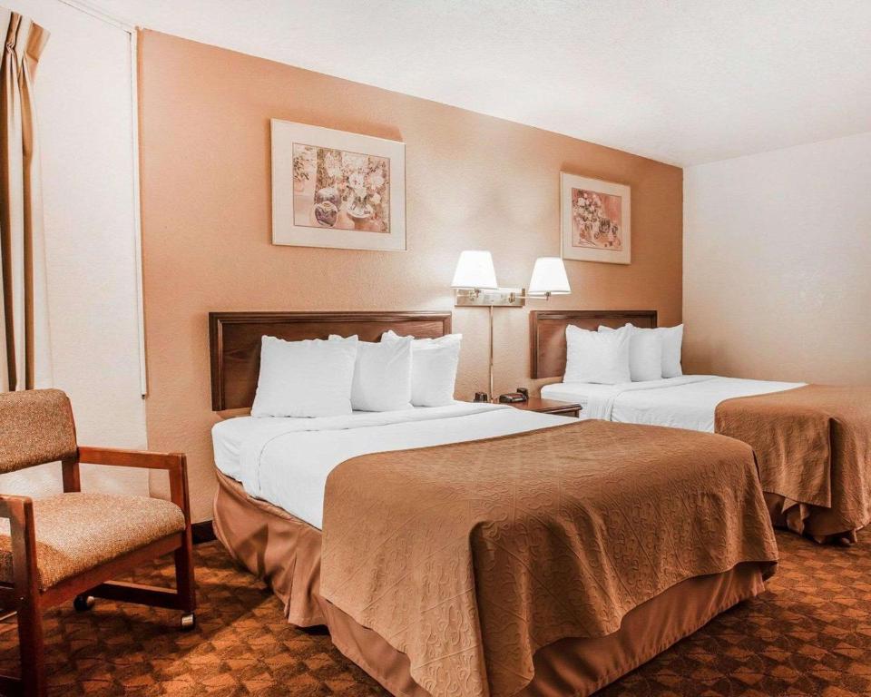 Quality Inn Uptown image 14