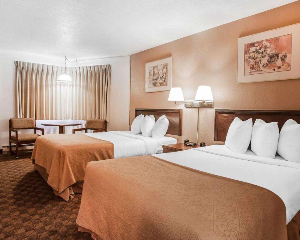 Quality Inn Uptown image 16